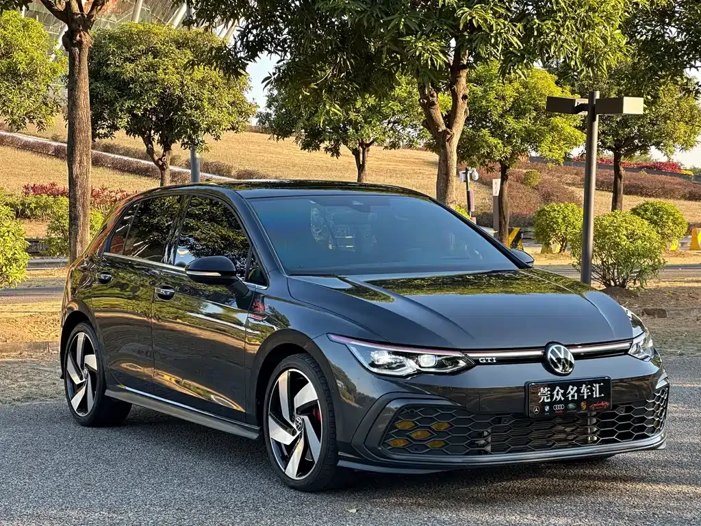 Volkswagen Golf GTI — фото 9