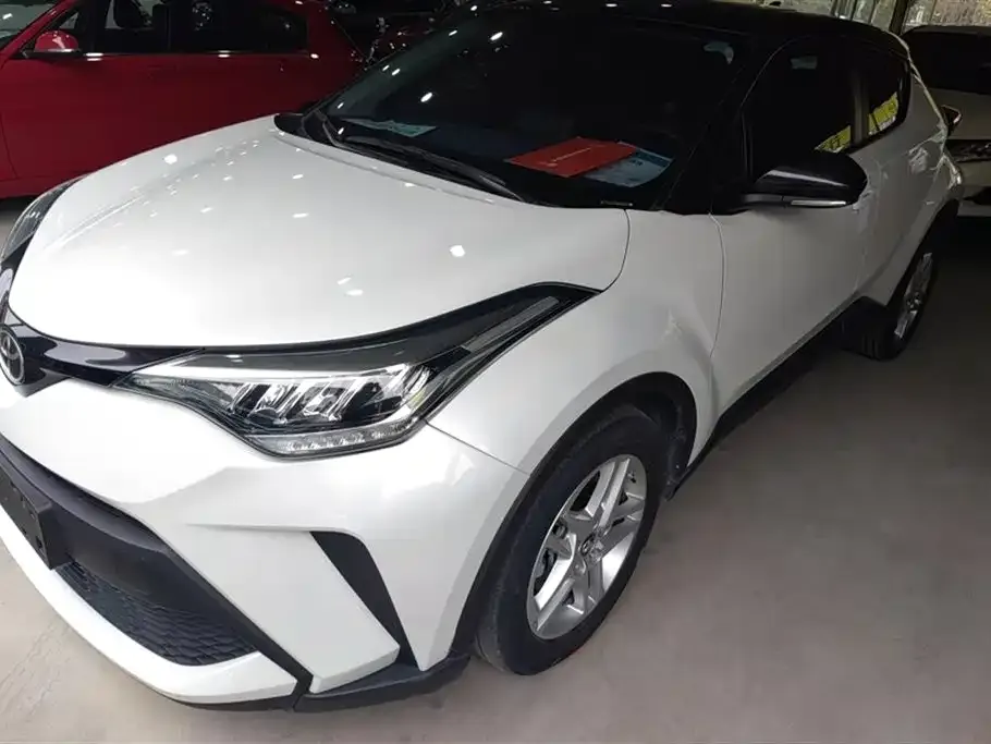 Toyota C-HR — фото 1