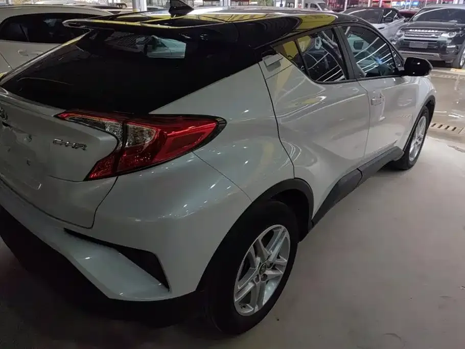 Toyota C-HR — фото 6