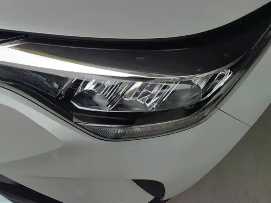 Toyota C-HR — фото 4