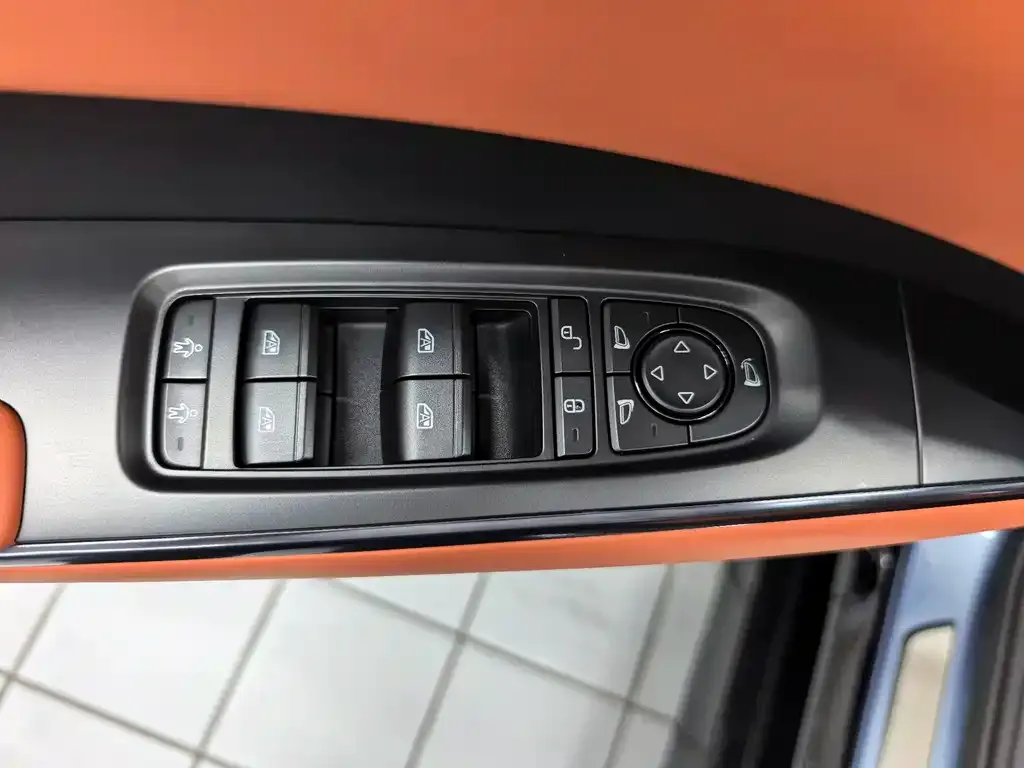 BYD Seal — фото 3