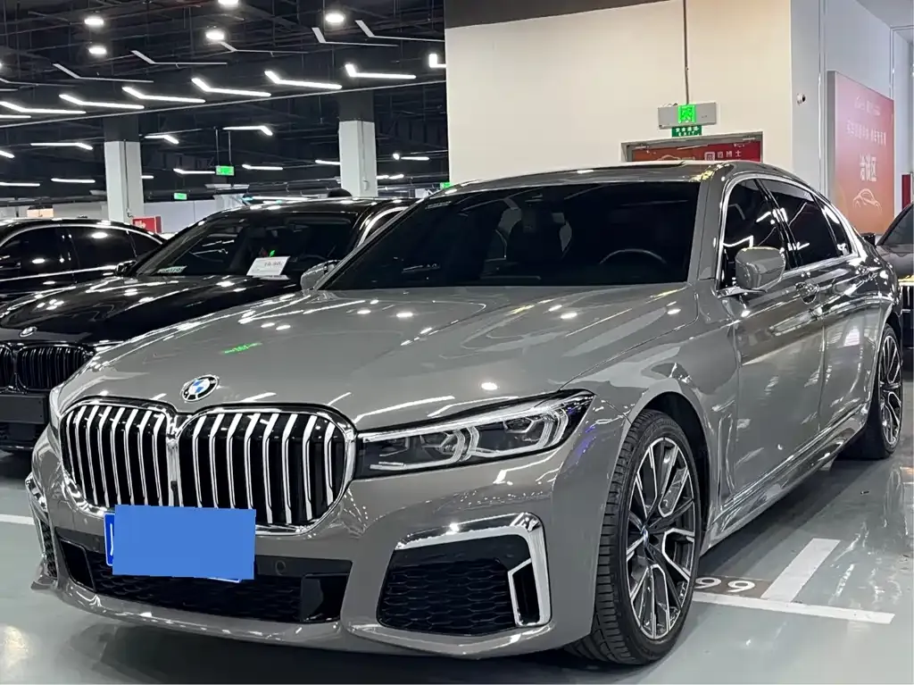 BMW 7 Series — фото 1
