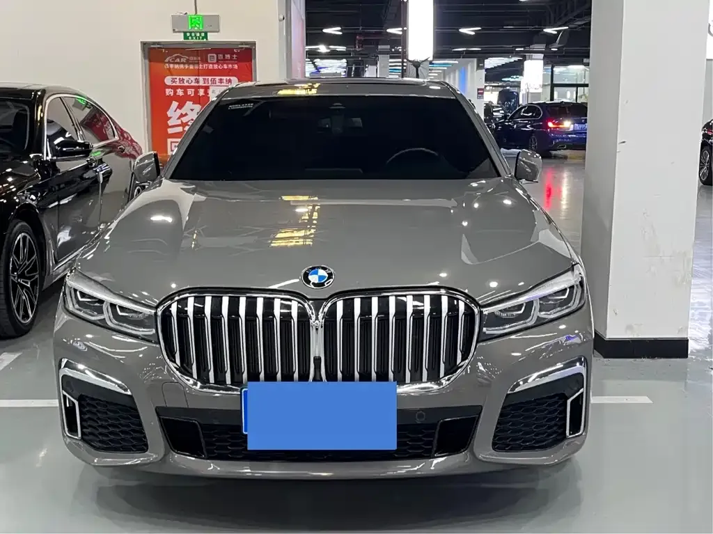 BMW 7 Series — фото 10