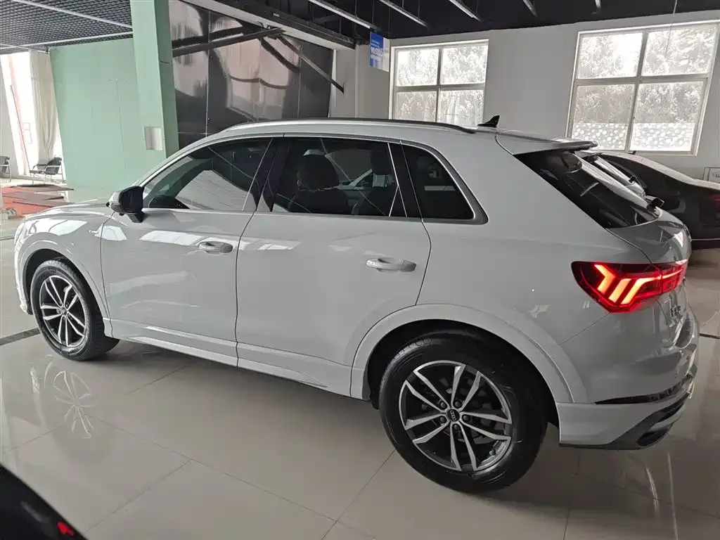 Audi Q3 — фото 7