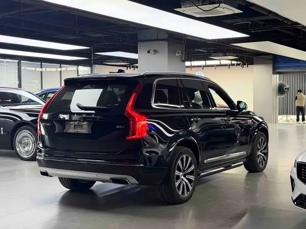 Volvo XC90 — фото 3