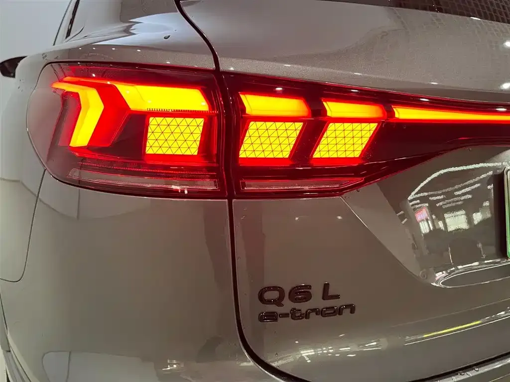 Audi Q6L e-tron — фото 10