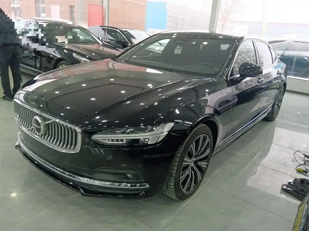 Volvo S90 — фото 1