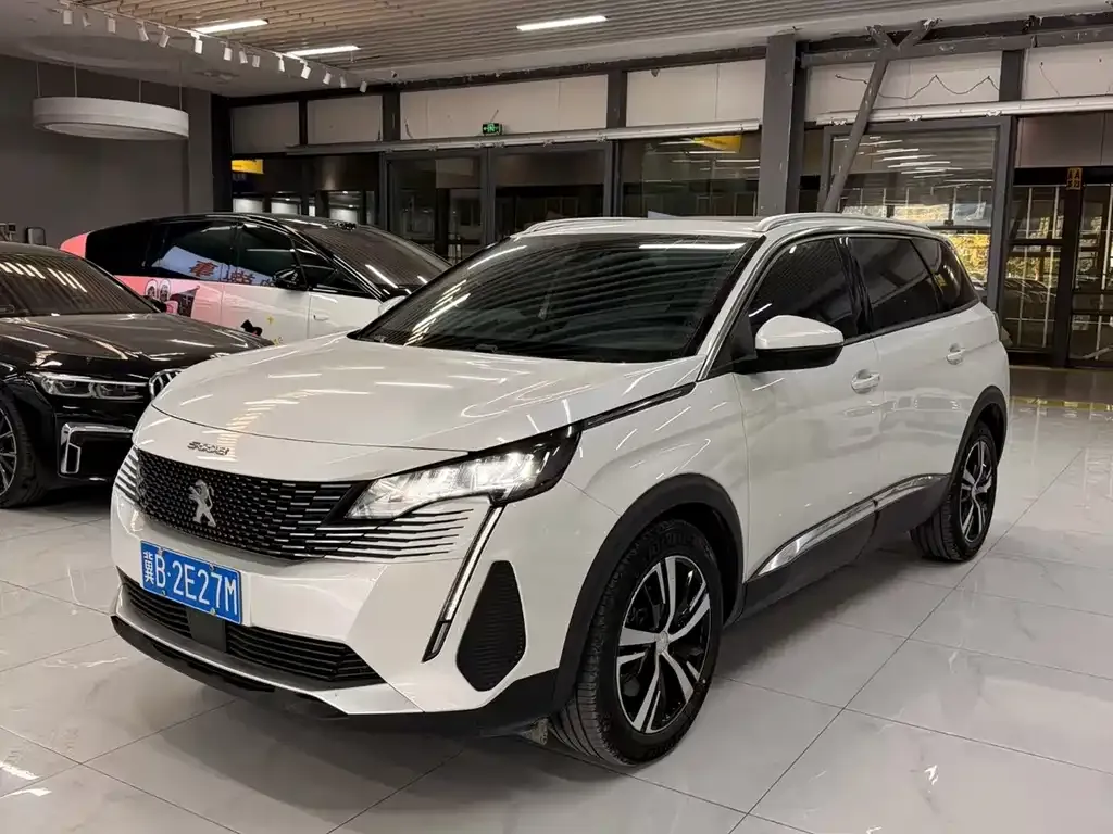 Peugeot 5008 — фото 1