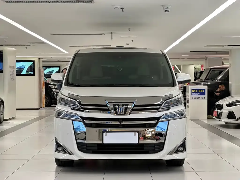 Toyota Vellfire — фото 3