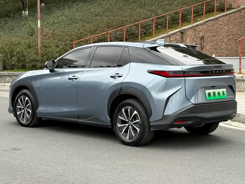 Lexus RZ — фото 10