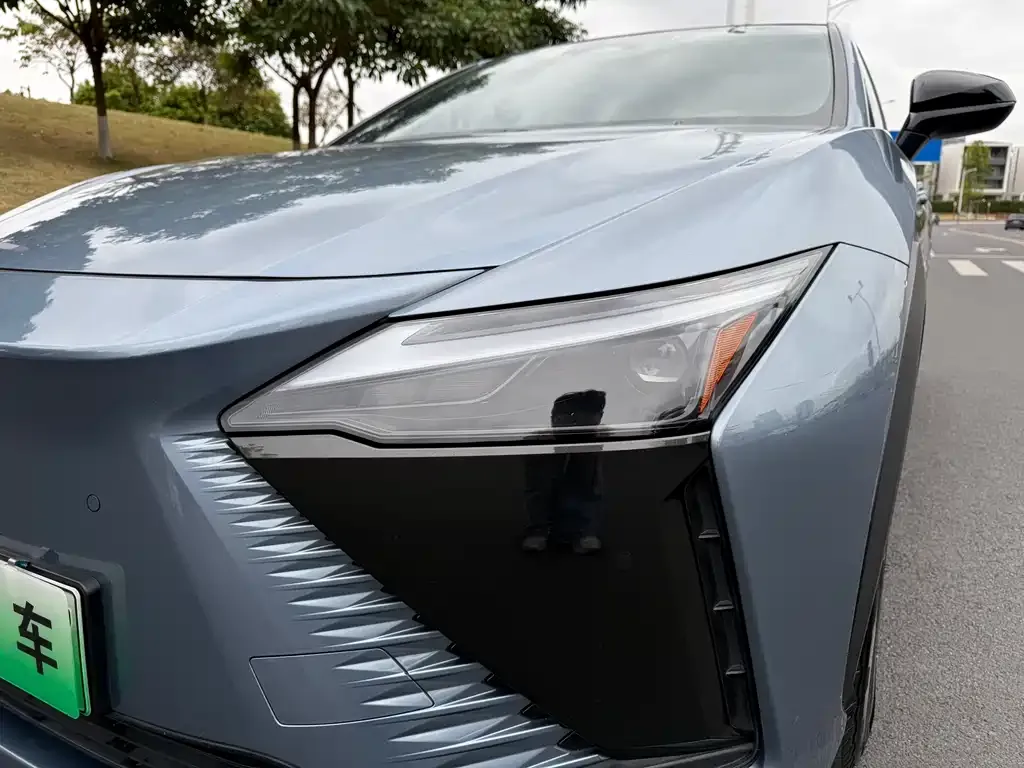 Lexus RZ — фото 3