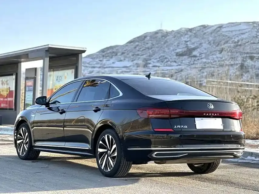 Volkswagen Passat — фото 7