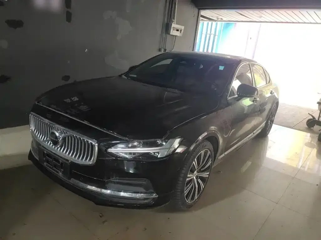 Volvo S90 — фото 1