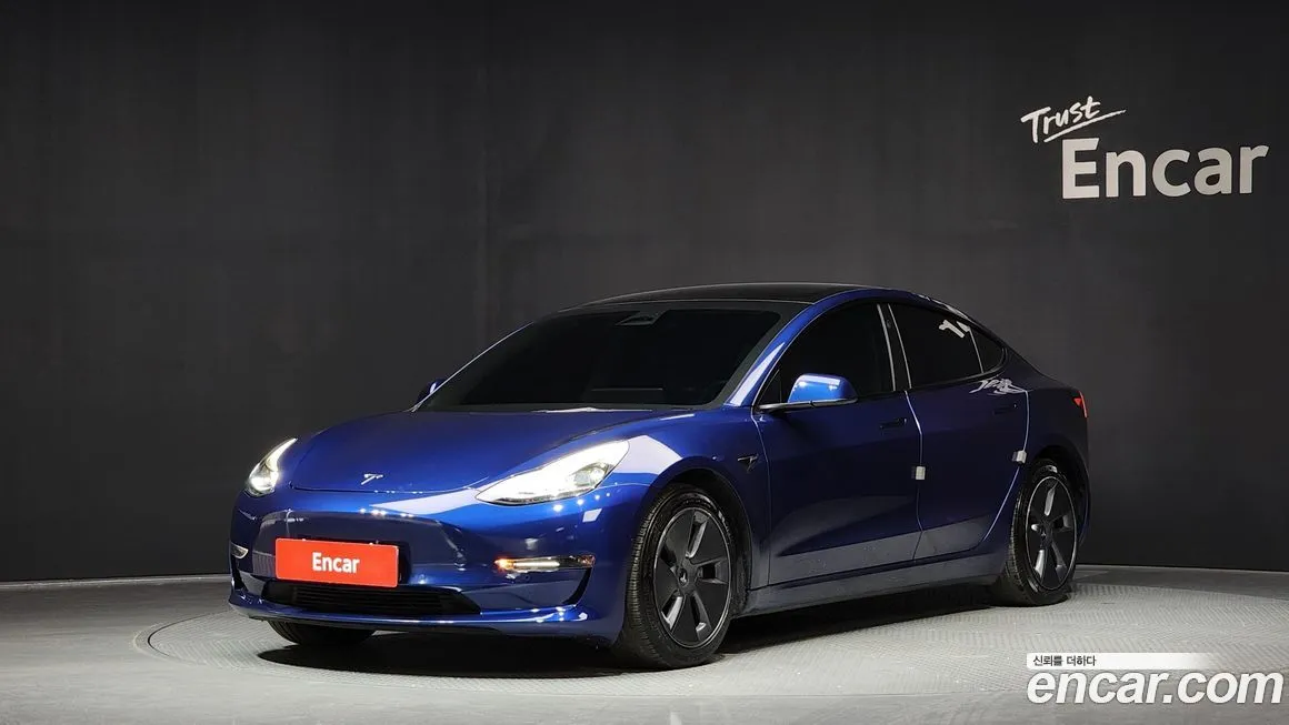 Tesla Model 3 — фото 1