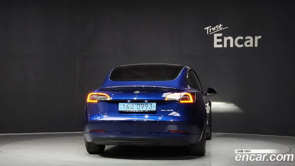 Tesla Model 3 — фото 4