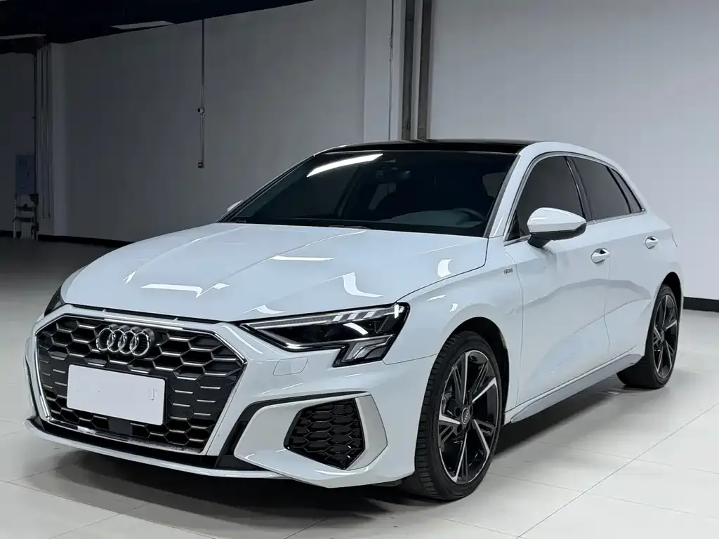 Audi A3 — фото 1