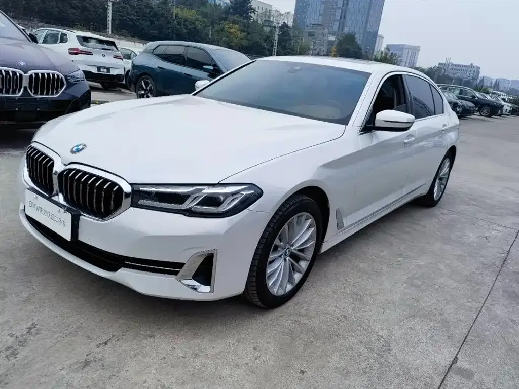 BMW 5 Series — фото 1