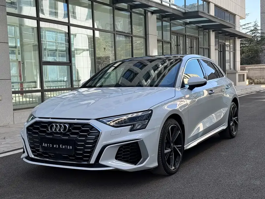 Audi A3 — фото 1
