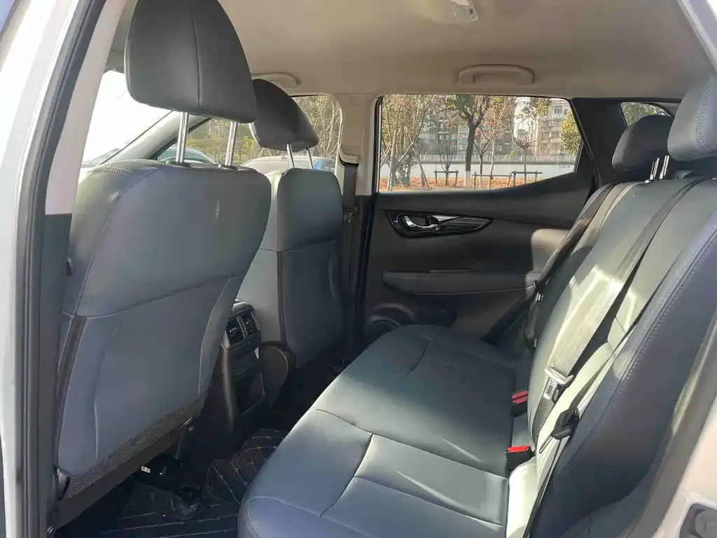 Nissan Qashqai — фото 7