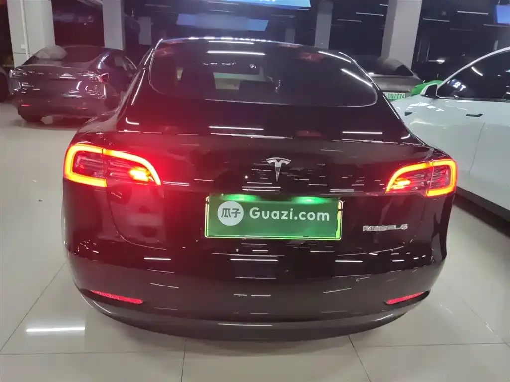 Tesla Model 3 — фото 3