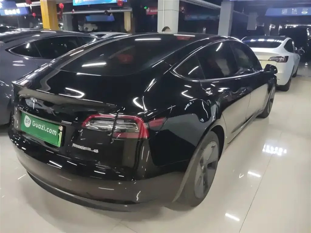 Tesla Model 3 — фото 4