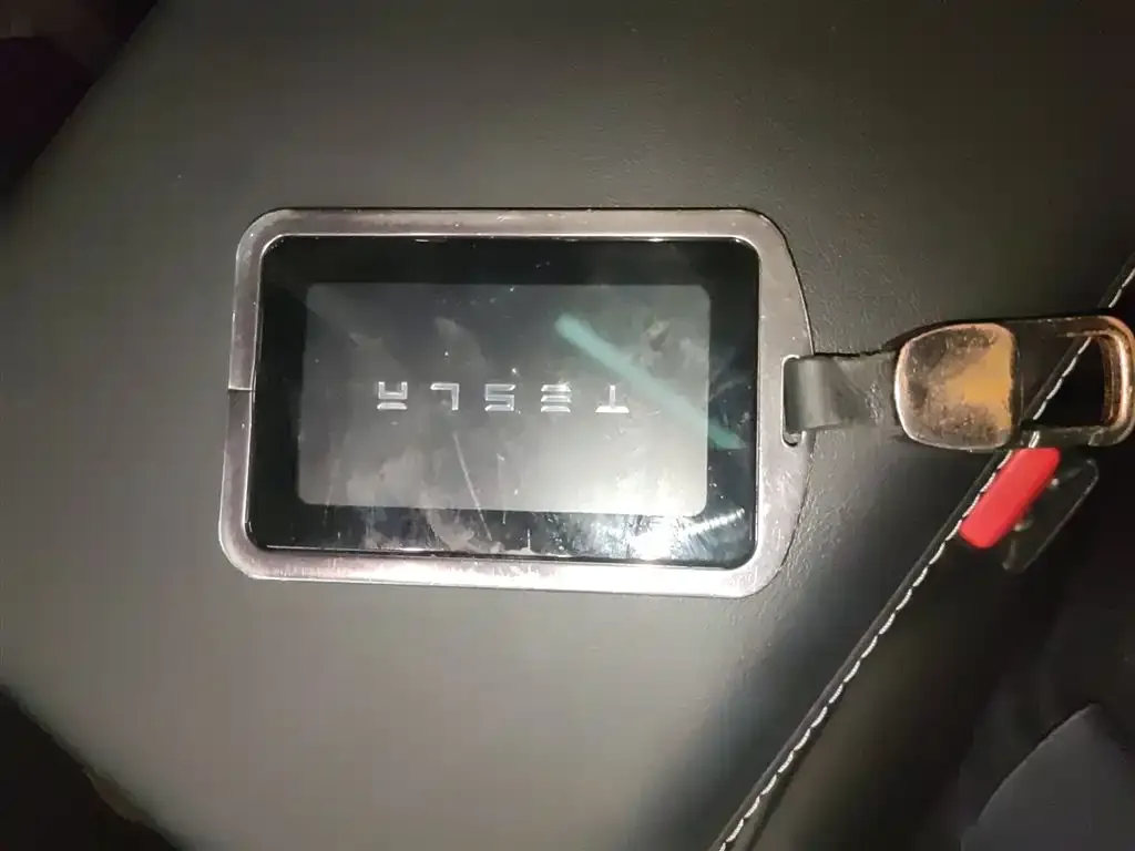 Tesla Model 3 — фото 2