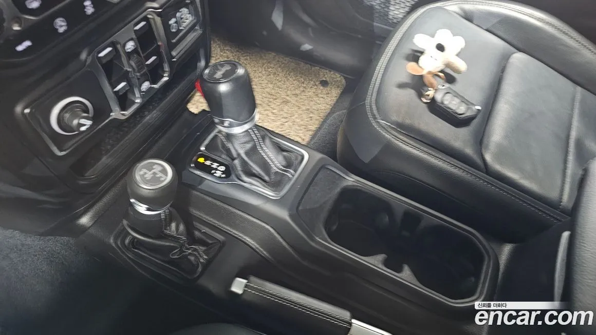 Jeep Wrangler — фото 6