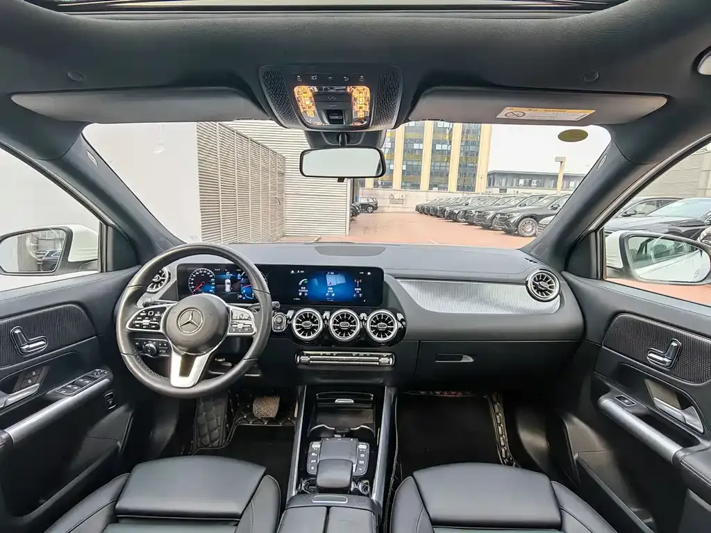 Mercedes-Benz GLA — фото 10