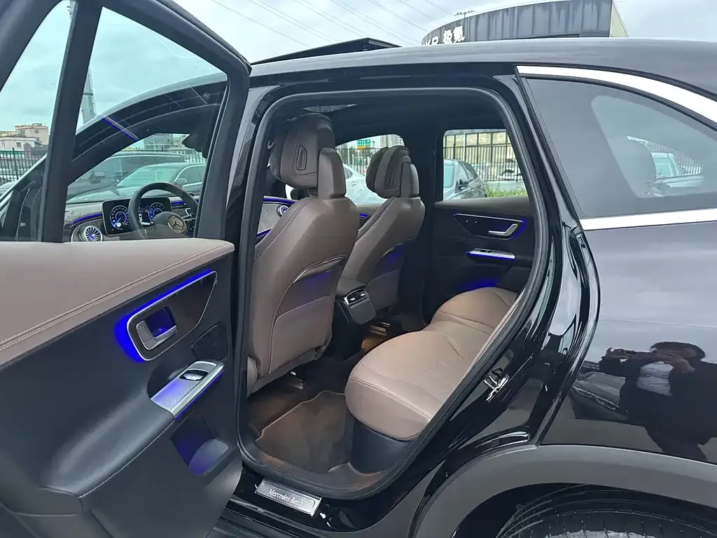 Mercedes-Benz EQE SUV — фото 3