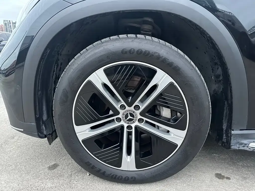 Mercedes-Benz EQE SUV — фото 9