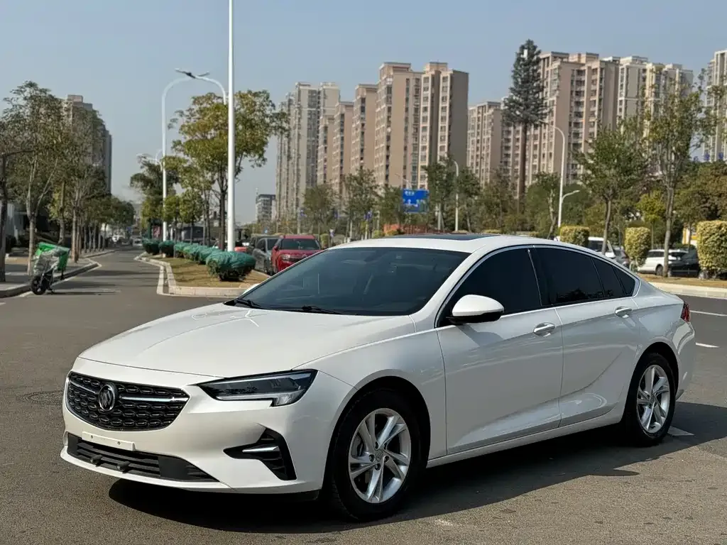 Buick Regal — фото 1