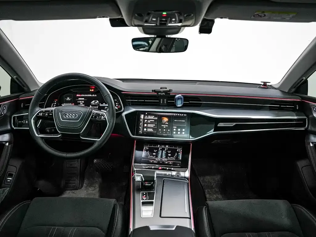 Audi A7L — фото 5