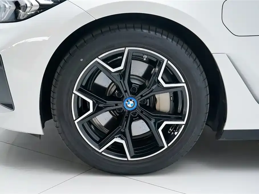 BMW i3 — фото 10