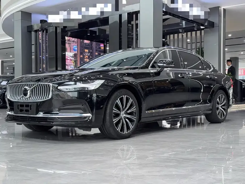 Volvo S90 — фото 1