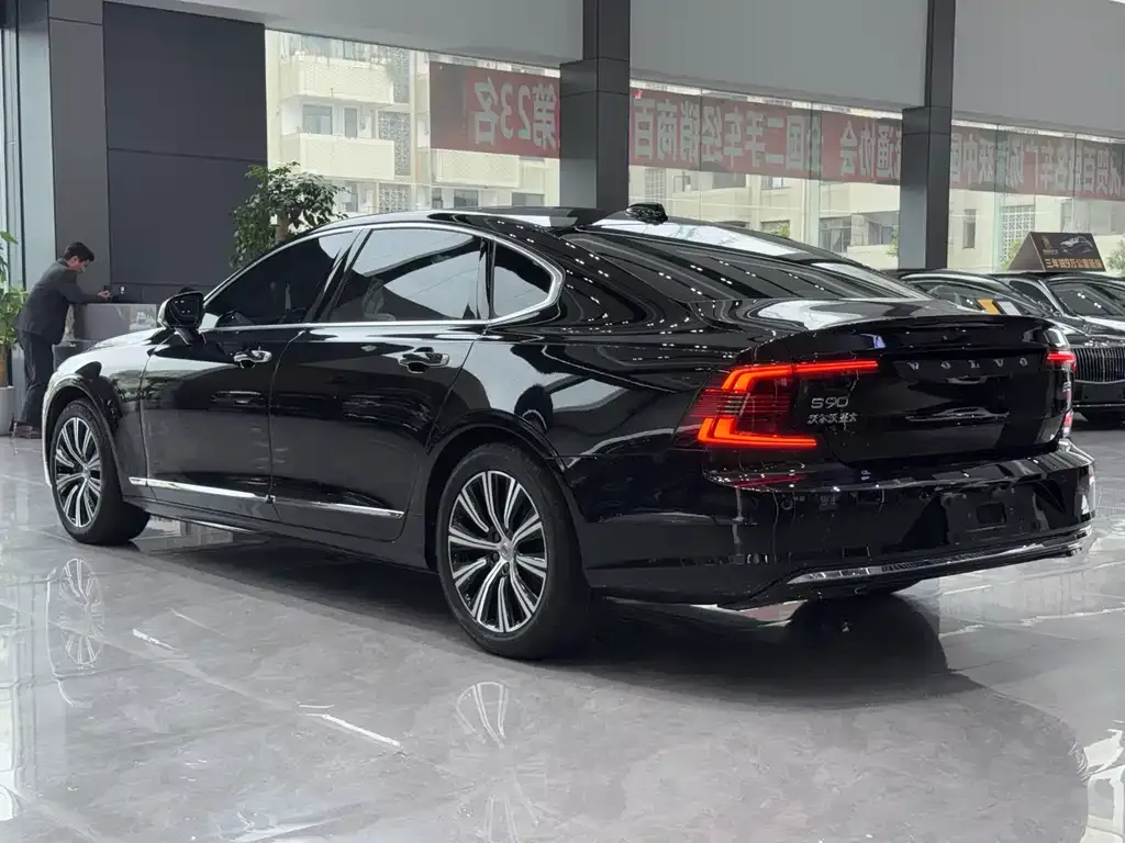Volvo S90 — фото 5