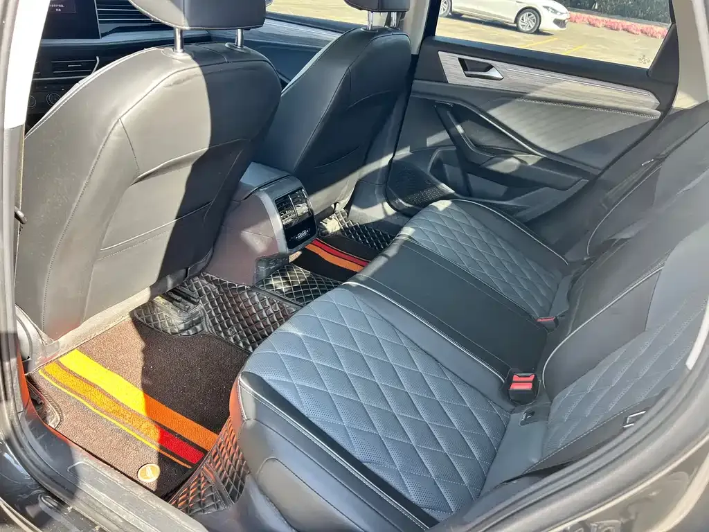 Volkswagen Sagitar — фото 8