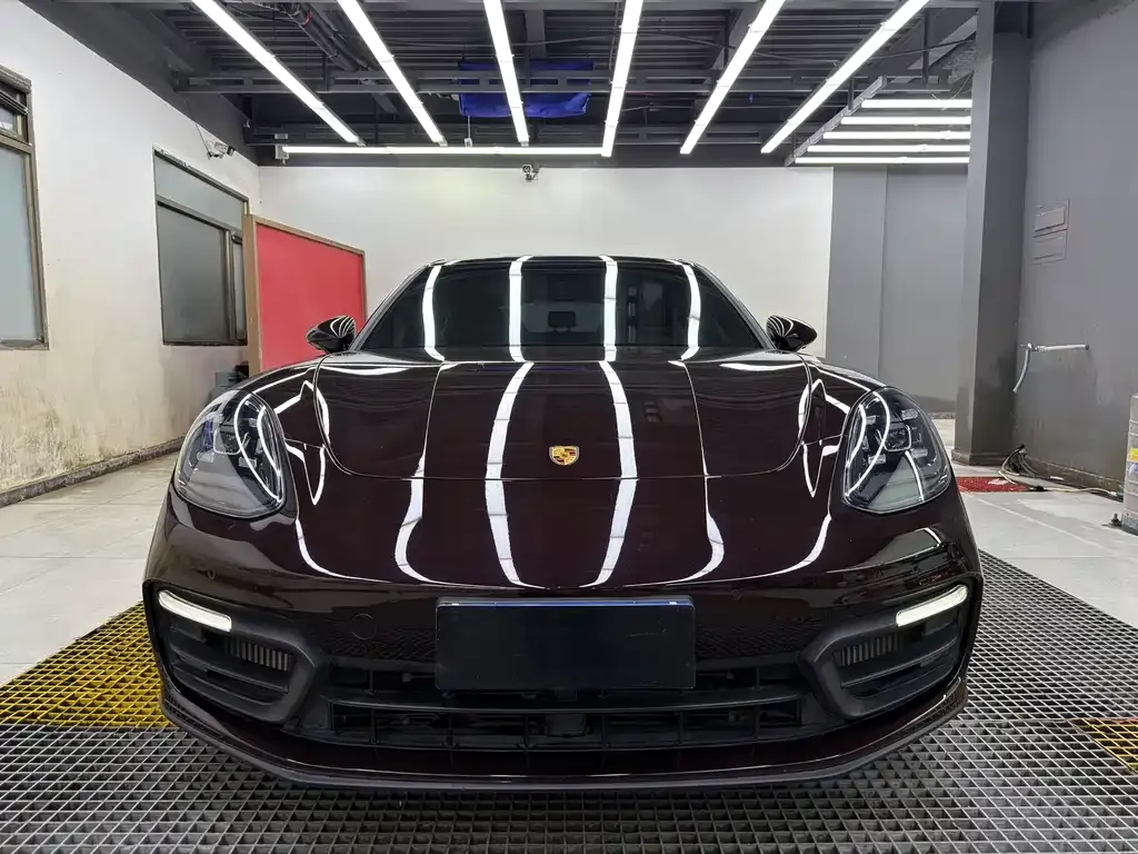 Porsche Panamera — фото 1