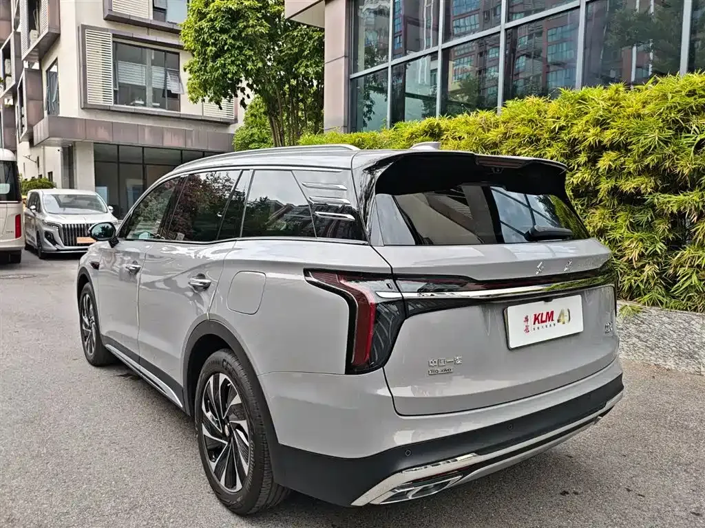 Hongqi HS7 PHEV — фото 9
