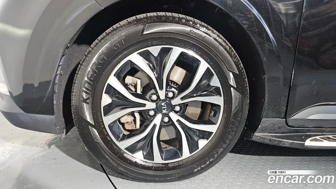 Kia Carnival — фото 10