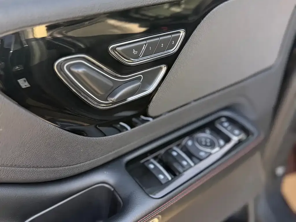 Lincoln Aviator — фото 9
