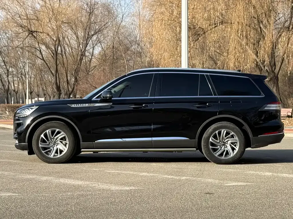 Lincoln Aviator — фото 8