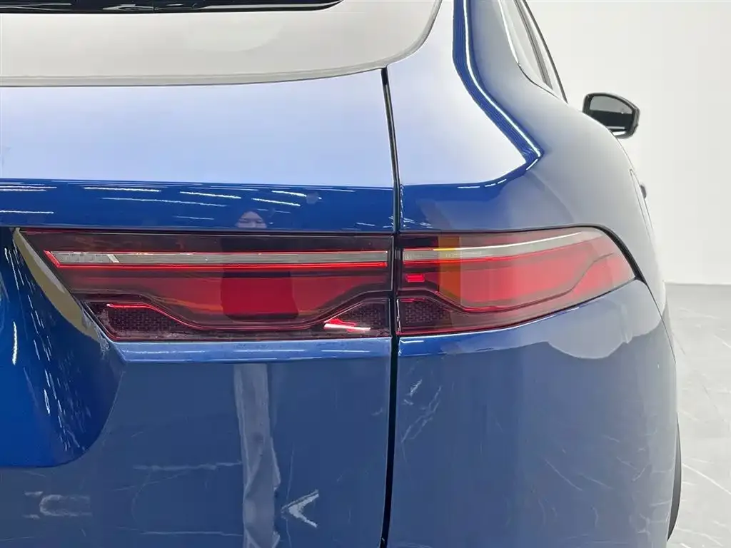 Jaguar F-PACE — фото 4