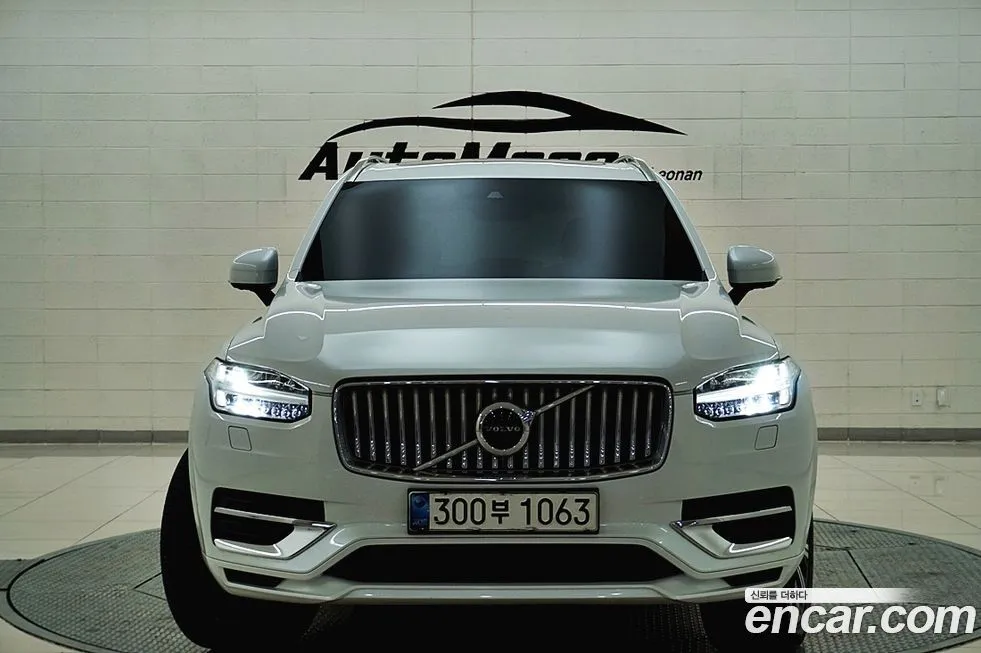 Volvo XC90 — фото 1