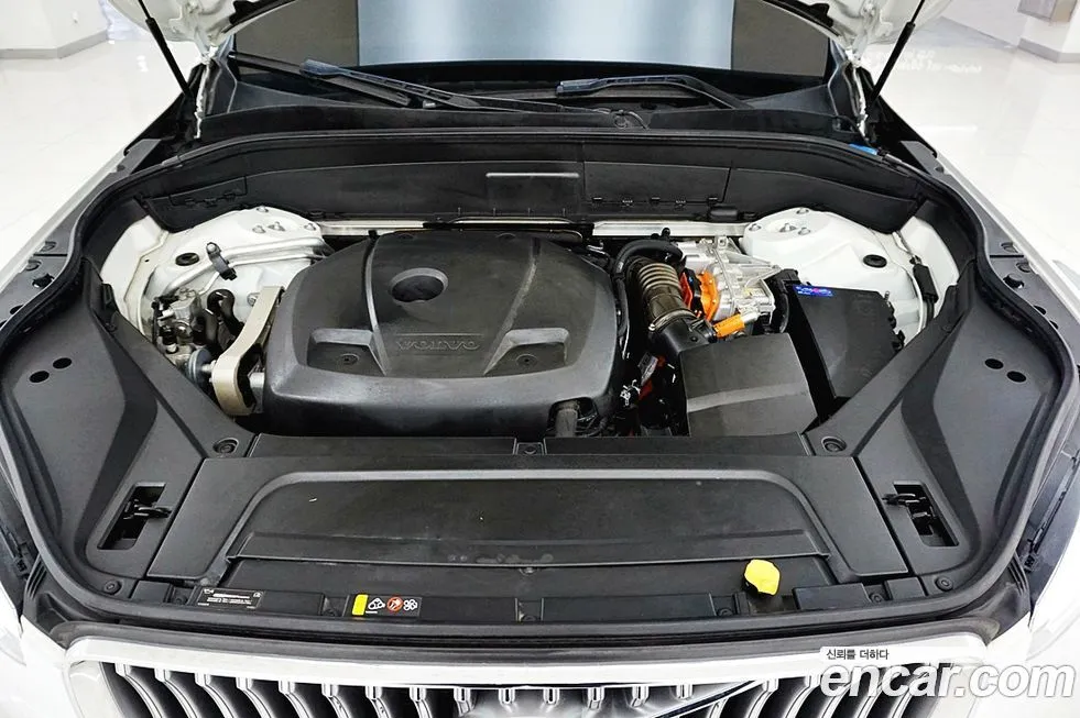 Volvo XC90 — фото 9