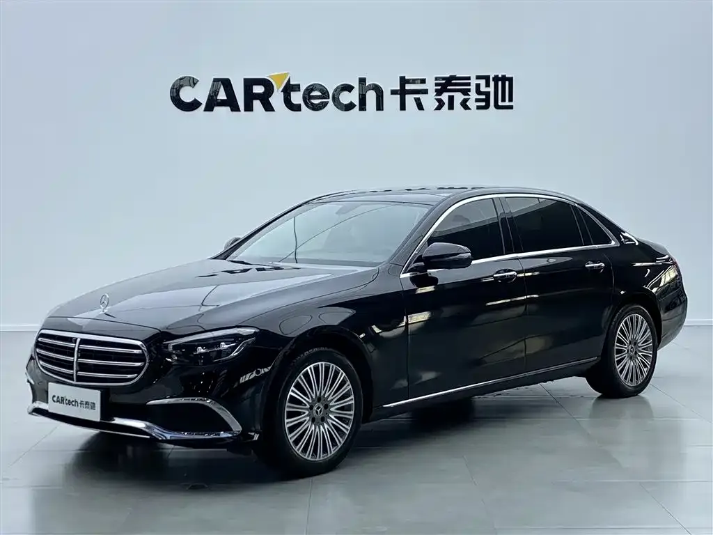 Mercedes-Benz E-Class — фото 1