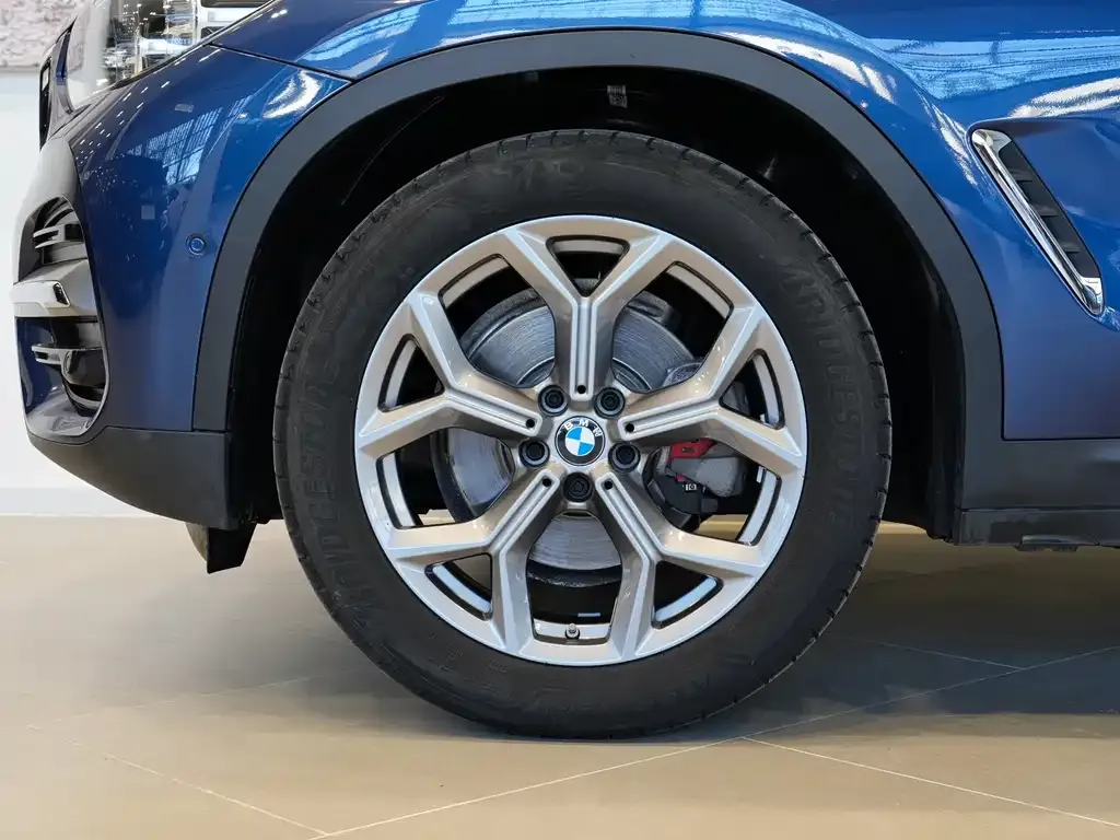 BMW X3 — фото 8