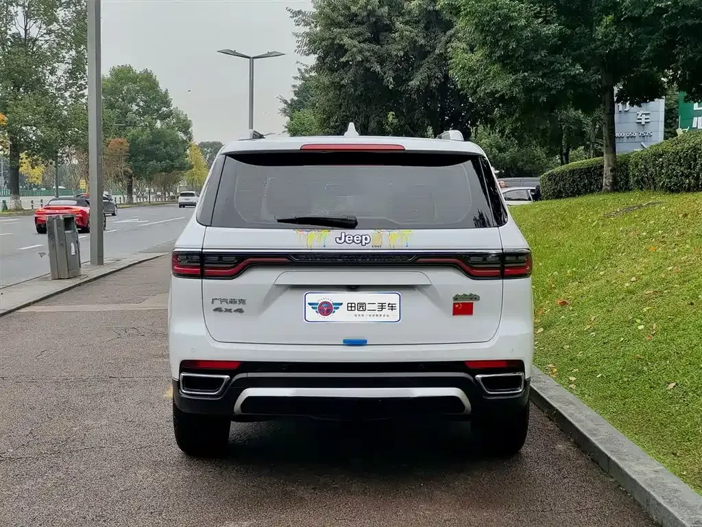 Jeep Grand Commander — фото 5