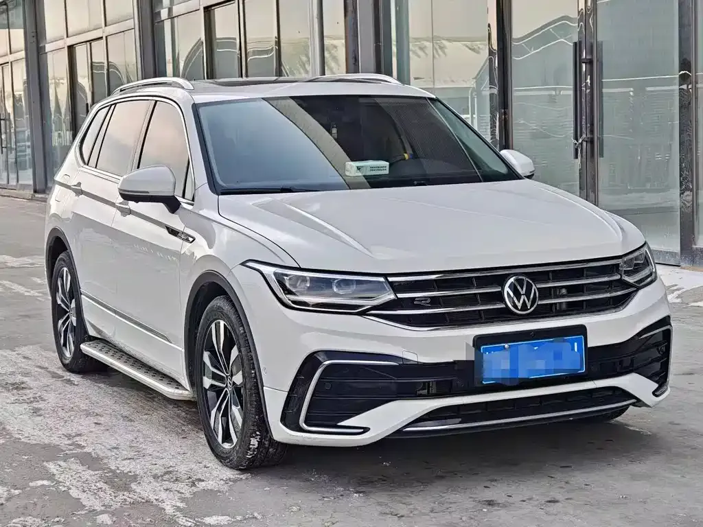 Volkswagen Tiguan L — фото 3