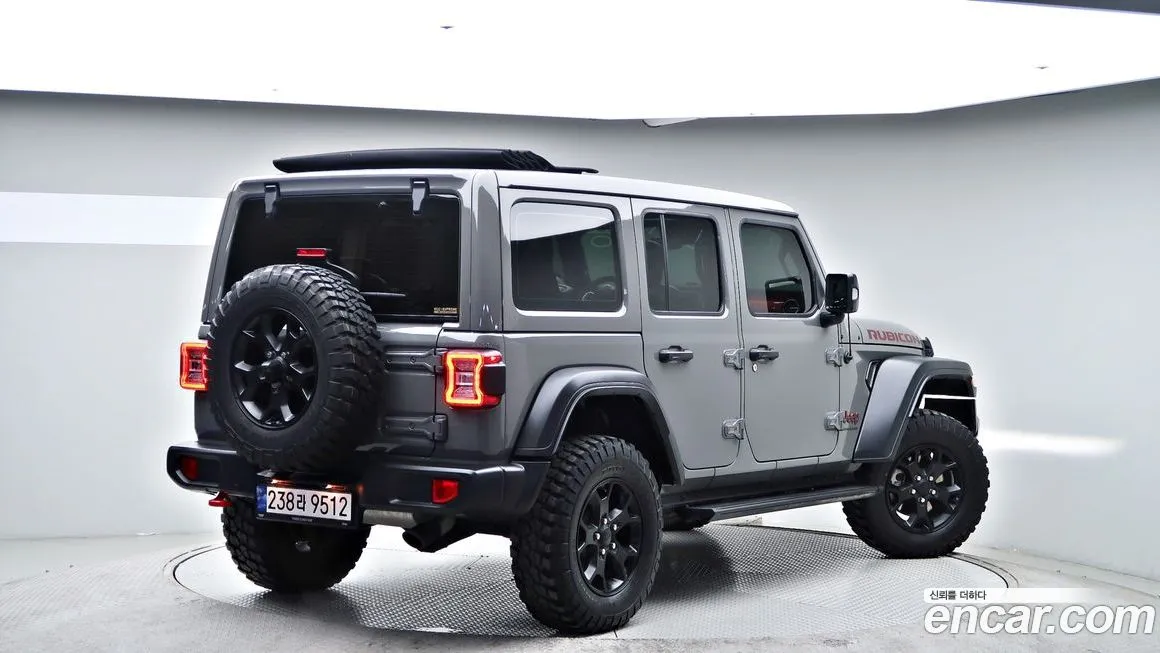 Jeep Wrangler — фото 10