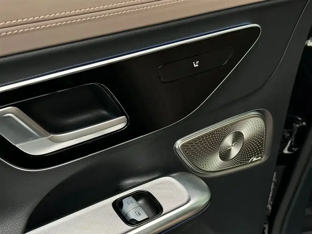 Mercedes-Benz EQE SUV — фото 2